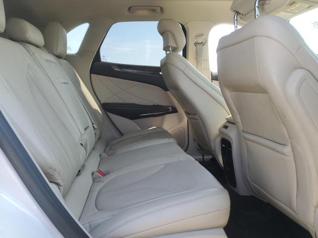 Photo 11 from auction – 2017 LINCOLN MKC RESERV with VIN 5LMCJ3D92HUL19045