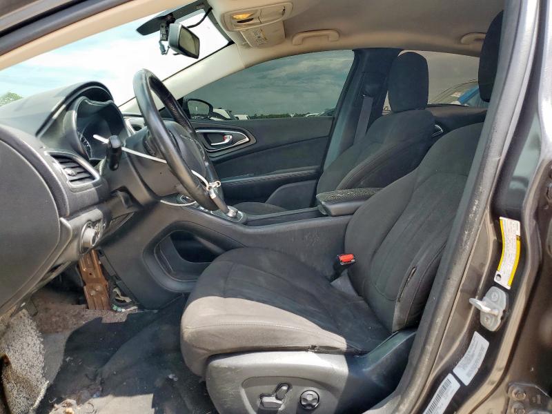 Photo 7 from auction – 2015 CHRYSLER 200 LIMITE with VIN 1C3CCCAB1FN590361