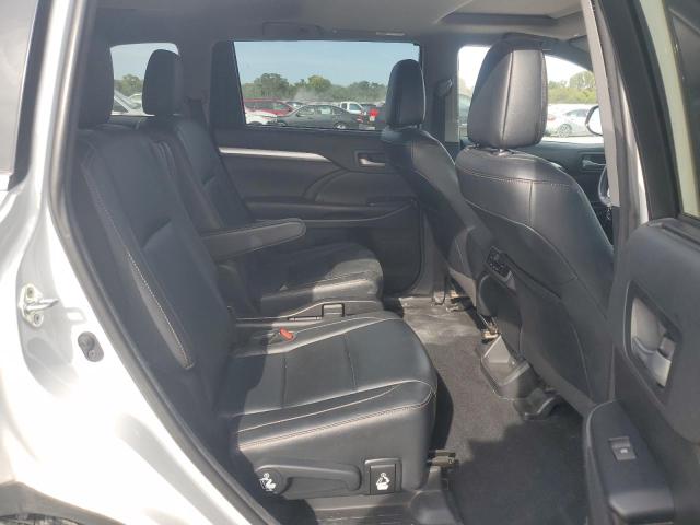 Foto 11 de la subasta – 2018 TOYOTA HIGHLANDER con VIN 5TDJZRFH1JS557722