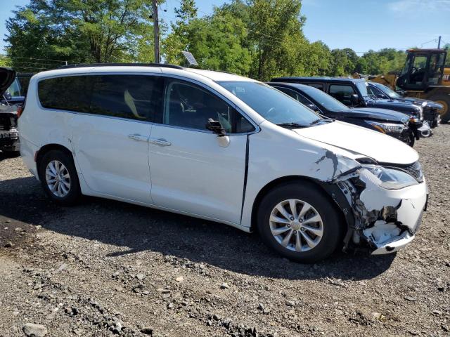 Photo 4 from auction – 2019 CHRYSLER PACIFICA TOURING PLUS with VIN 2C4RC1FG6KR644278