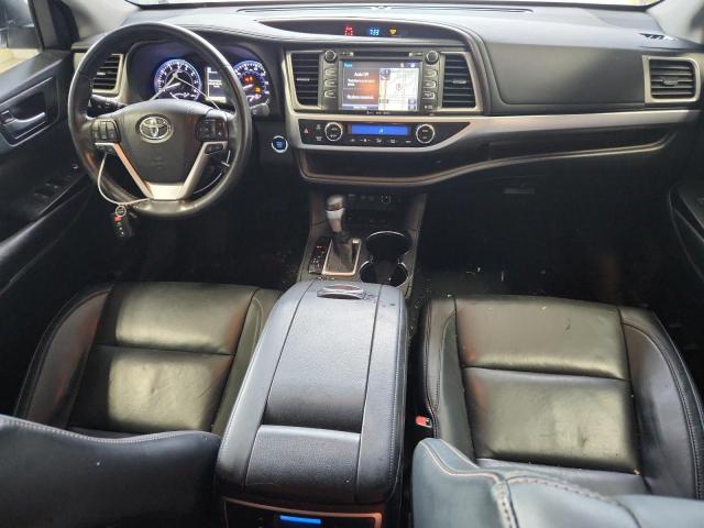 Photo 8 from auction – 2018 TOYOTA HIGHLANDER SE with VIN 5TDJZRFH9JS525987
