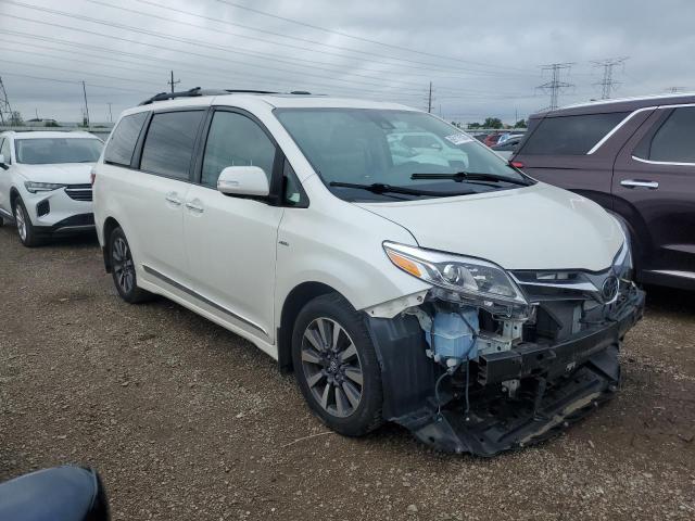 Photo 4 from auction – 2018 TOYOTA SIENNA XLE with VIN 5TDDZ3DC4JS206630