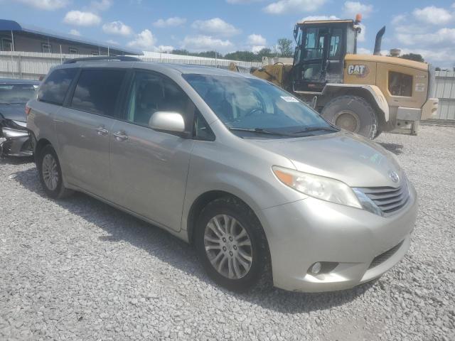 Photo 4 from auction – 2017 TOYOTA SIENNA XLE with VIN 5TDYZ3DC6HS825967