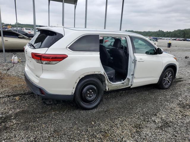 Photo 3 from auction – 2018 TOYOTA HIGHLANDER with VIN 5TDJZRFH4JS523886