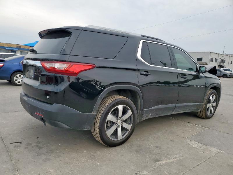 Photo 3 from auction – 2018 CHEVROLET TRAVERSE L with VIN 1GNERHKW8JJ102385