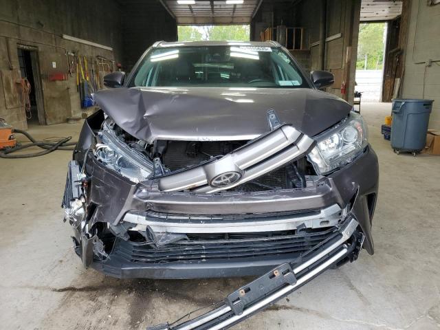 Photo 5 from auction – 2018 TOYOTA HIGHLANDER with VIN 5TDJZRFH3JS528657