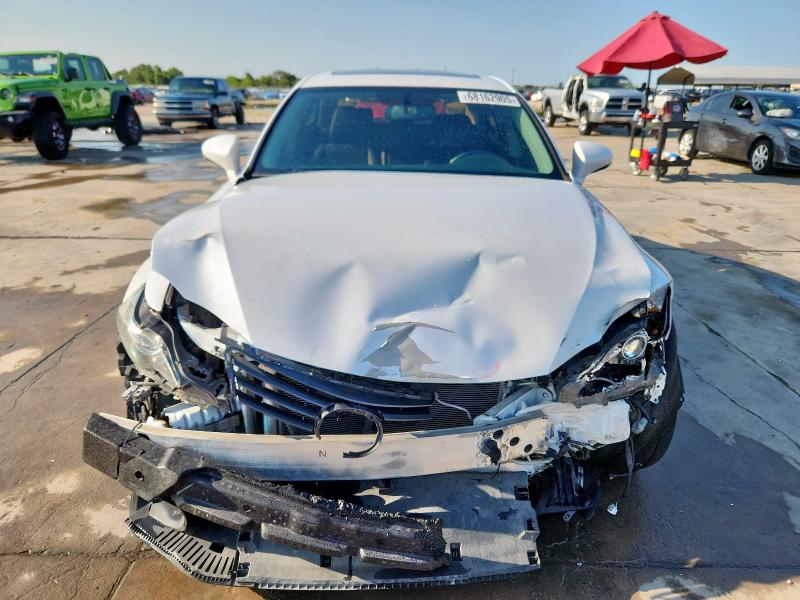 Photo 5 from auction – 2016 LEXUS IS 200T with VIN JTHBA1D2XG5013289