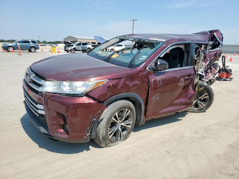 TOYOTA HIGHLANDER LE 2018 with VIN 5TDZZRFHXJS260189 - Photo from auction