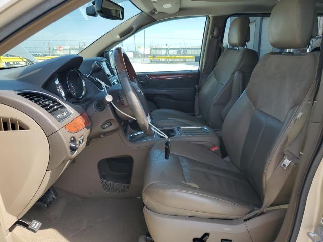 Photo 7 from auction – 2016 CHRYSLER TOWN & COU with VIN 2C4RC1GG9GR200480