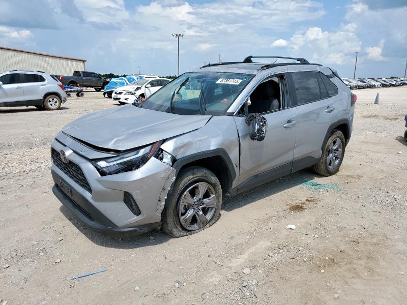 TOYOTA RAV4 XLE 2022 with VIN 2T3P1RFV2NW256775 - Photo from auction