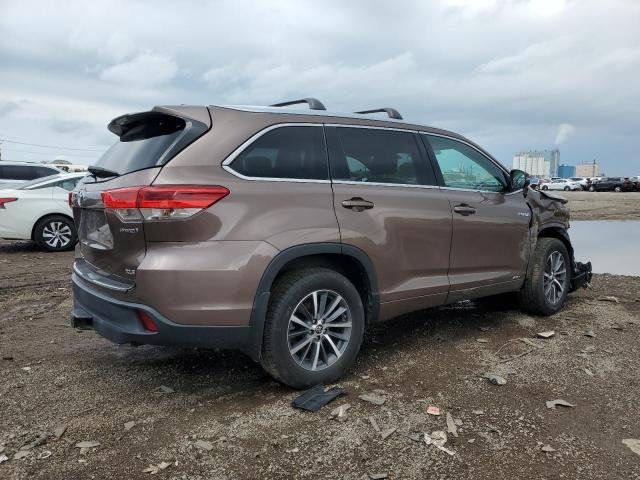 Photo 3 from auction – 2018 TOYOTA HIGHLANDER with VIN 5TDJGRFH3JS045417