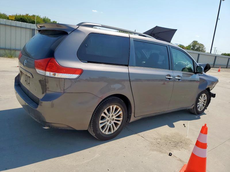 Photo 3 from auction – 2012 TOYOTA SIENNA XLE with VIN 5TDYK3DC5CS267705