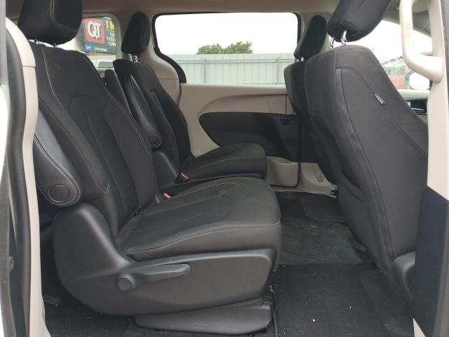 Photo 11 from auction – 2020 CHRYSLER VOYAGER LX with VIN 2C4RC1CGXLR280842