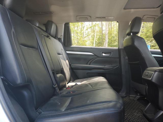 Photo 11 from auction – 2018 TOYOTA HIGHLANDER with VIN 5TDJZRFH5JS544293