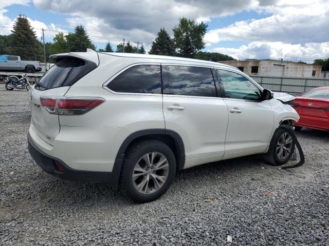 Photo 3 from auction – 2015 TOYOTA HIGHLANDER with VIN 5TDJKRFH6FS092530