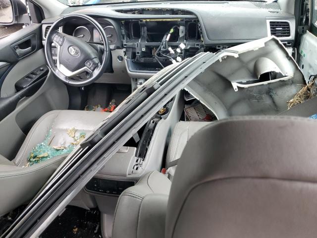 Foto 8 de la subasta – 2018 TOYOTA HIGHLANDER con VIN 5TDJZRFH3JS844138