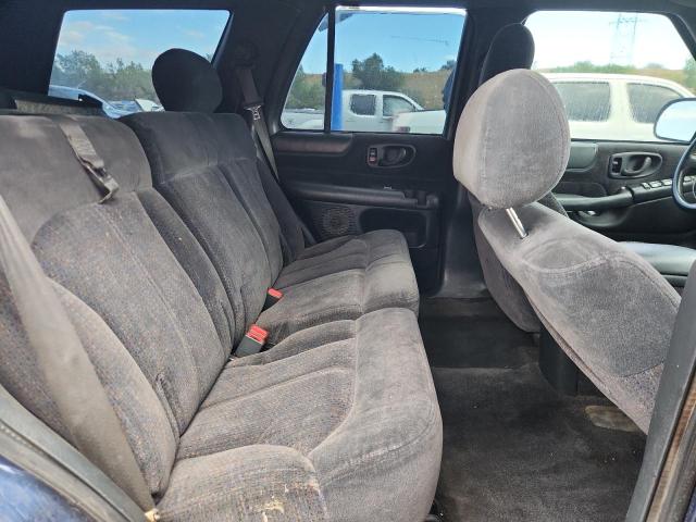 Photo 11 from auction – 2001 CHEVROLET BLAZER with VIN 1GNDT13W112161047