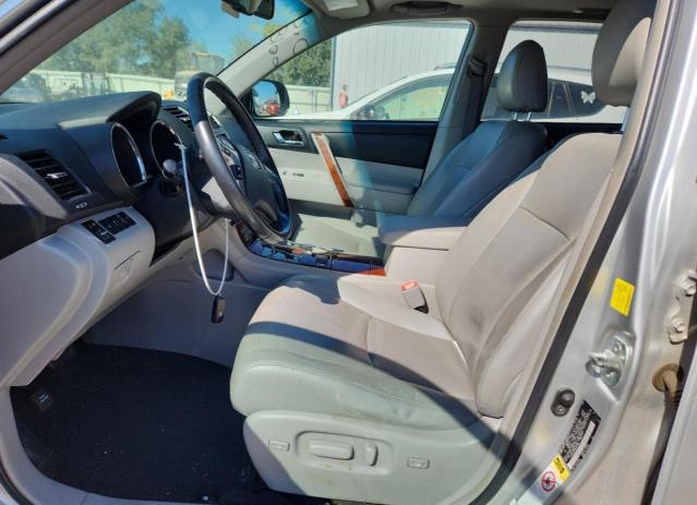 Photo 7 from auction – 2011 TOYOTA HIGHLANDER with VIN 5TDDK3EH3BS076789