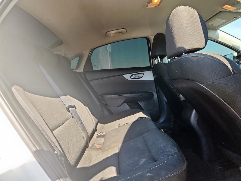 Photo 10 from auction – 2021 KIA FORTE FE with VIN 3KPF24AD0ME346916