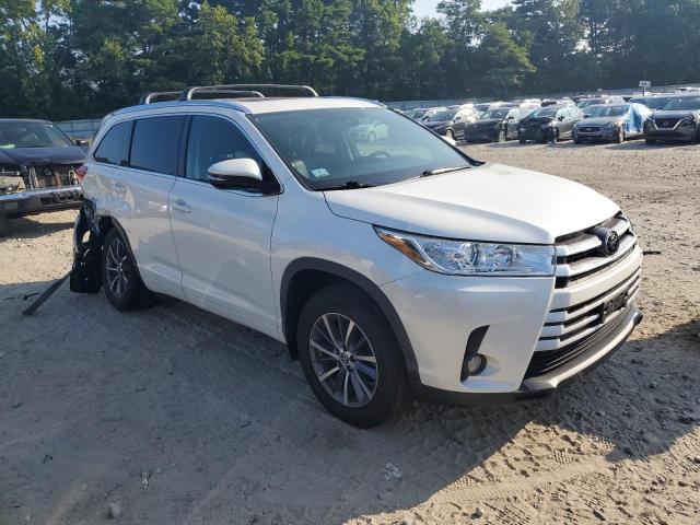 Photo 4 from auction – 2018 TOYOTA HIGHLANDER with VIN 5TDJZRFH8JS888961