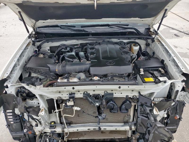 Photo 12 from auction – 2018 TOYOTA 4RUNNER SR with VIN JTEZU5JR3J5188325