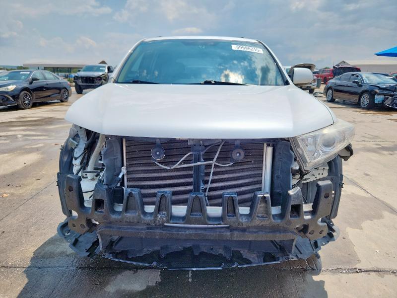 Photo 5 from auction – 2011 TOYOTA HIGHLANDER with VIN 5TDZK3EH3BS036685