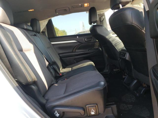 Photo 11 from auction – 2018 TOYOTA HIGHLANDER with VIN 5TDBZRFH2JS817825