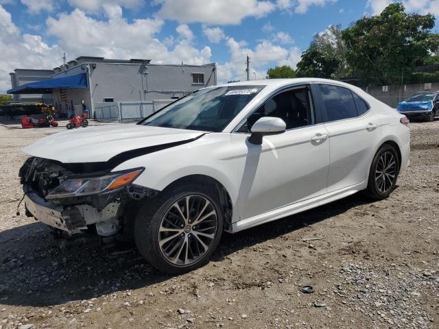 TOYOTA CAMRY SE 2020 with VIN 4T1G11AK2LU359568 - Photo from auction
