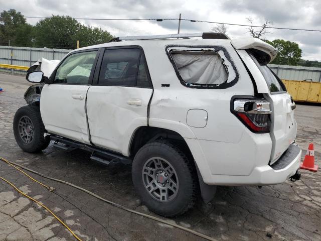 Photo 2 from auction – 2020 TOYOTA 4RUNNER SR with VIN JTEBU5JR1L5832280