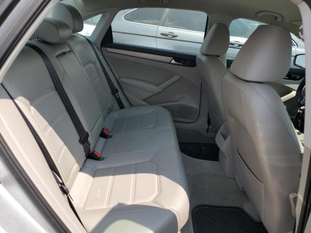 Photo 10 from auction – 2015 VOLKSWAGEN PASSAT S with VIN 1VWAT7A33FC094831