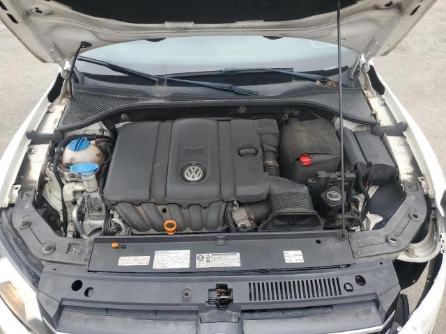 Photo 11 from auction – 2013 VOLKSWAGEN PASSAT SE with VIN 1VWBP7A3XDC020196