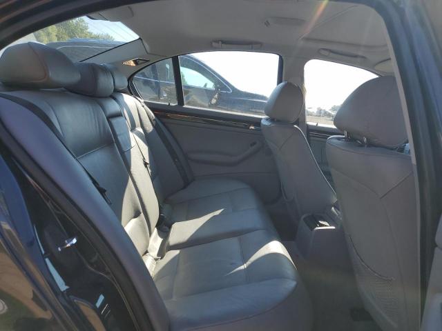 Photo 10 from auction – 2005 BMW 325 I with VIN WBAEV33455KW18771