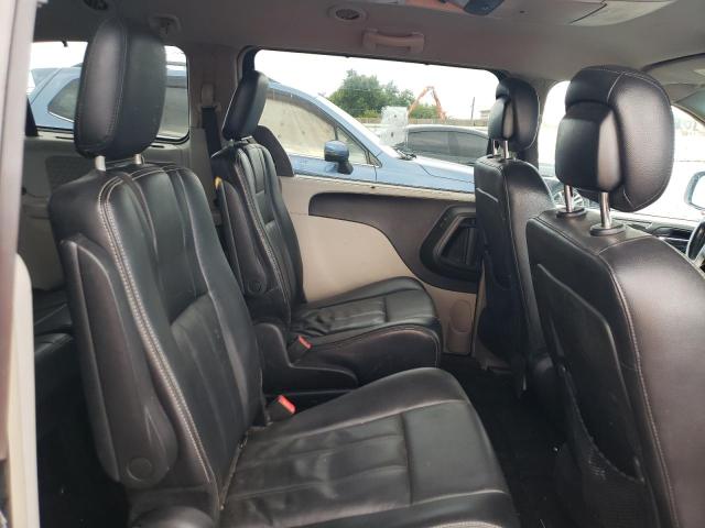 Photo 11 from auction – 2014 CHRYSLER TOWN & COU with VIN 2C4RC1BG0ER313464