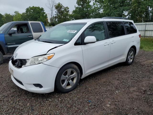TOYOTA SIENNA LE 2015 with VIN 5TDKK3DCXFS528076 - Photo from auction
