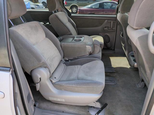 Photo 10 from auction – 2010 TOYOTA SIENNA CE with VIN 5TDKK4CC4AS334367