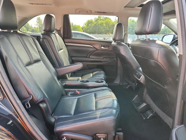 Photo 11 from auction – 2017 TOYOTA HIGHLANDER SE with VIN 5TDJZRFH3HS361064