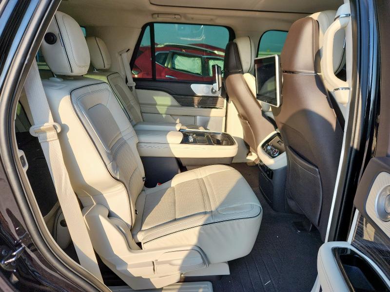 Photo 11 from auction – 2020 LINCOLN NAVIGATOR with VIN 5LMJJ2TT1LEL17403