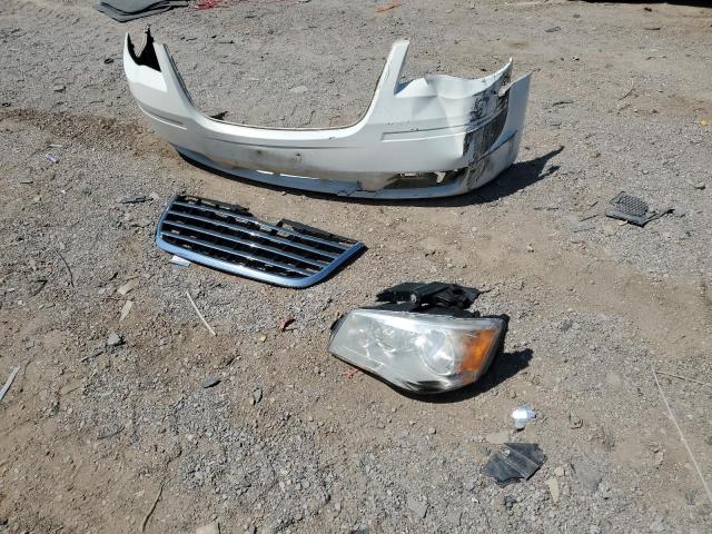 Photo 13 from auction – 2009 CHRYSLER TOWN & COU with VIN 2A8HR44E19R640963