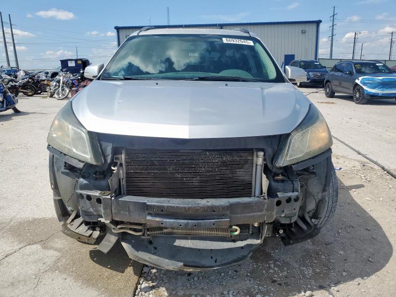Photo 5 from auction – 2017 CHEVROLET TRAVERSE L with VIN 1GNKRGKD6HJ158394