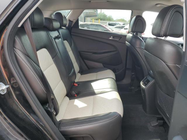 Photo 11 from auction – 2017 HYUNDAI TUCSON LIM with VIN KM8J3CA27HU315620