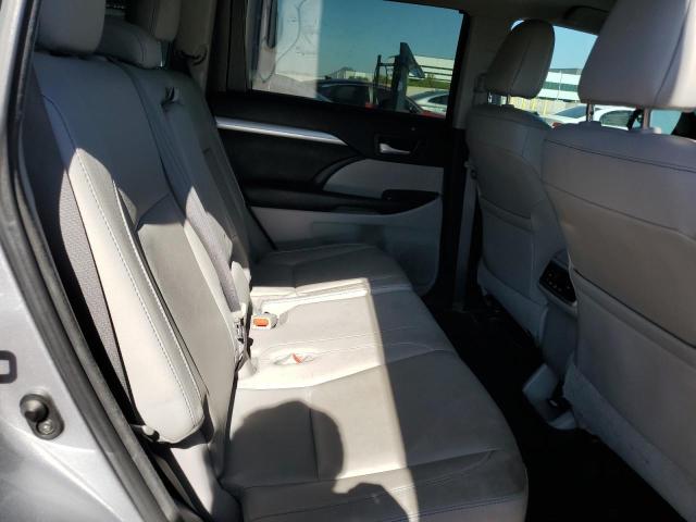 Photo 11 from auction – 2016 TOYOTA HIGHLANDER with VIN 5TDJKRFH7GS348398