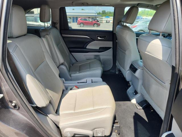 Photo 11 from auction – 2018 TOYOTA HIGHLANDER with VIN 5TDDZRFH9JS867386