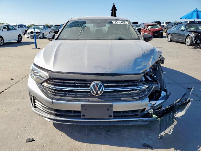 Photo 5 from auction – 2024 VOLKSWAGEN JETTA with VIN 3VWBM7BU1RM030976