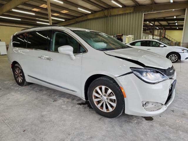 Photo 4 from auction – 2017 CHRYSLER PACIFICA T with VIN 2C4RC1BG4HR745513