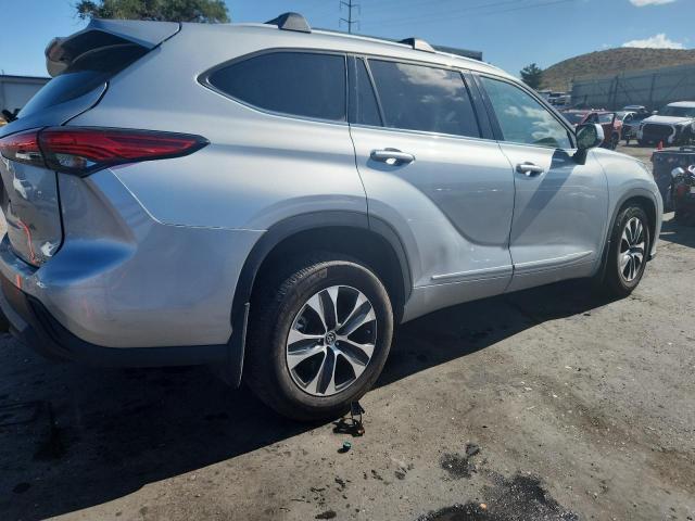 Photo 3 from auction – 2022 TOYOTA HIGHLANDER with VIN 5TDHZRBH8NS572048