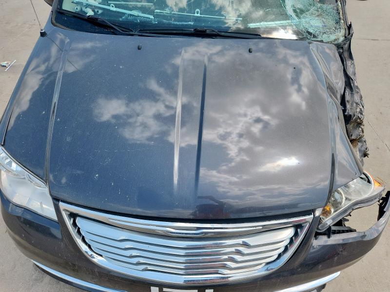 Photo 12 from auction – 2016 CHRYSLER TOWN & COU with VIN 2C4RC1BG7GR175134