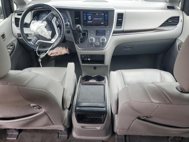 Photo 8 from auction – 2016 TOYOTA SIENNA XLE with VIN 5TDYK3DC3GS757355
