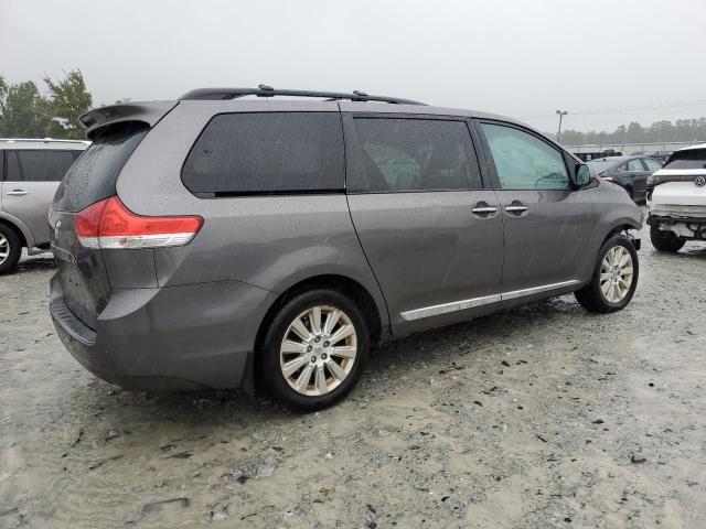 Photo 3 from auction – 2013 TOYOTA SIENNA XLE with VIN 5TDDK3DC2DS067610