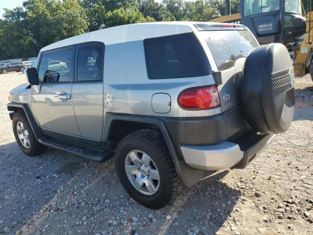 Снимка 2 от търг – 2010 TOYOTA FJ CRUISER с VIN JTEBU4BF0AK091732