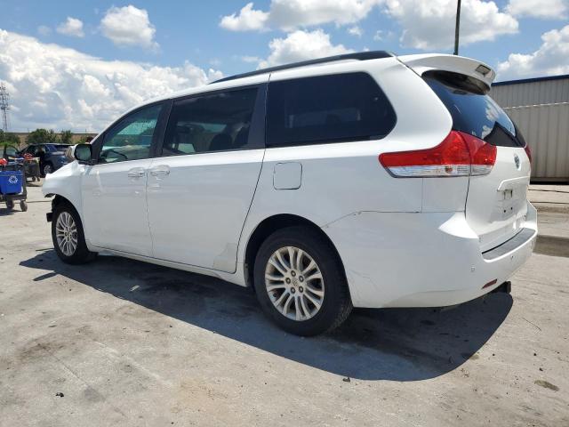 Photo 2 from auction – 2014 TOYOTA SIENNA XLE with VIN 5TDYK3DC6ES444572